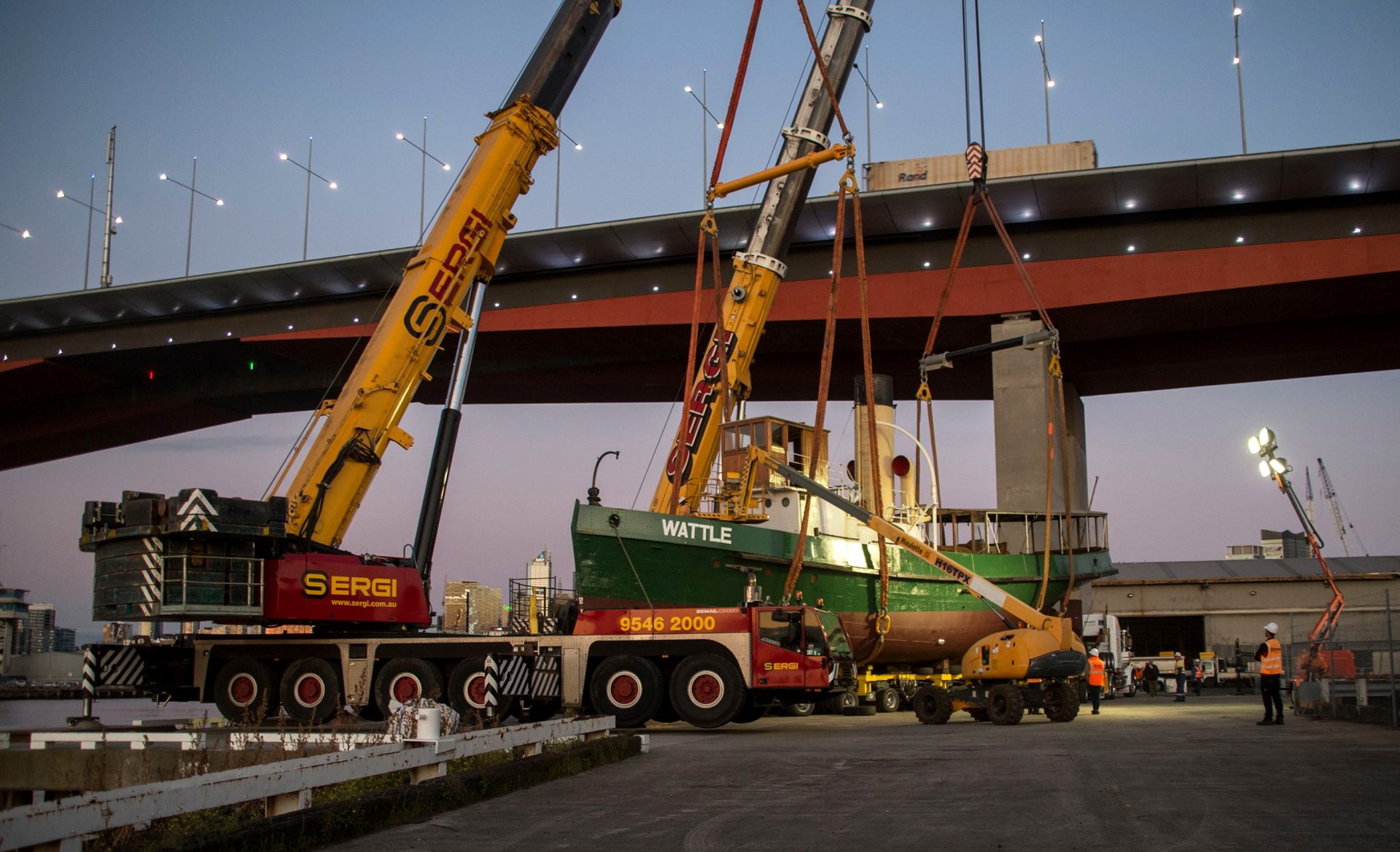 Wattle091LiftSep15Malley Off the low-loader, 30 September 2015, Jeff Malley